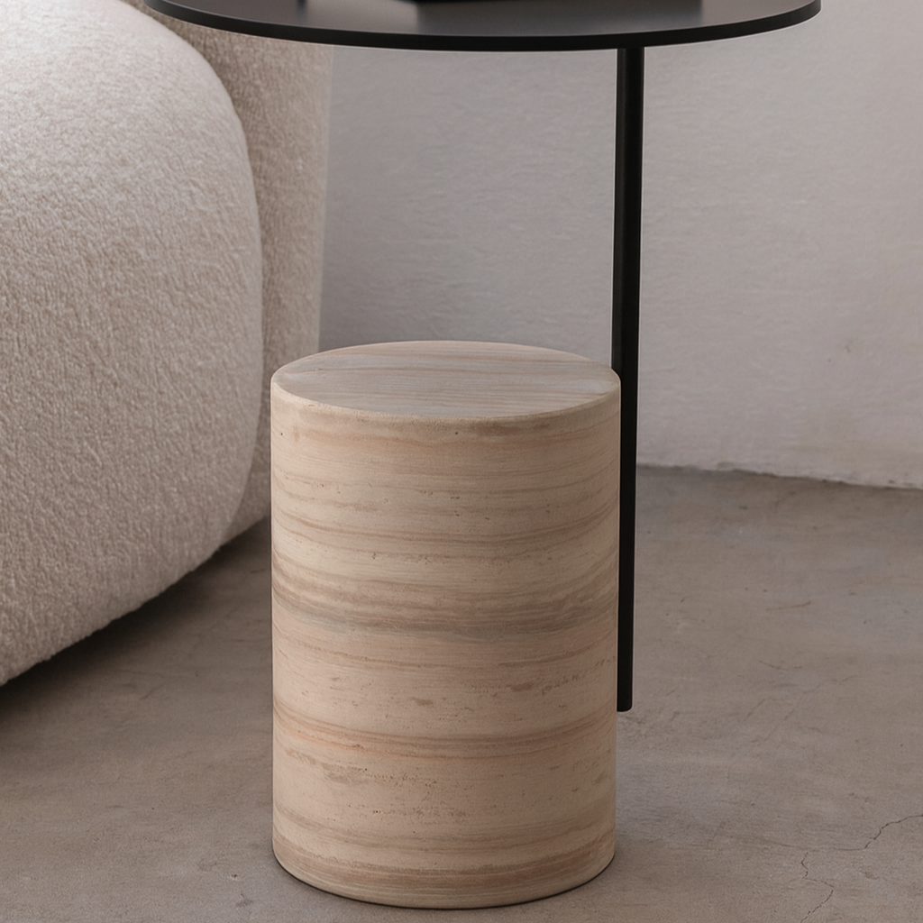 Luna - Table d'appoint en travertin et métal