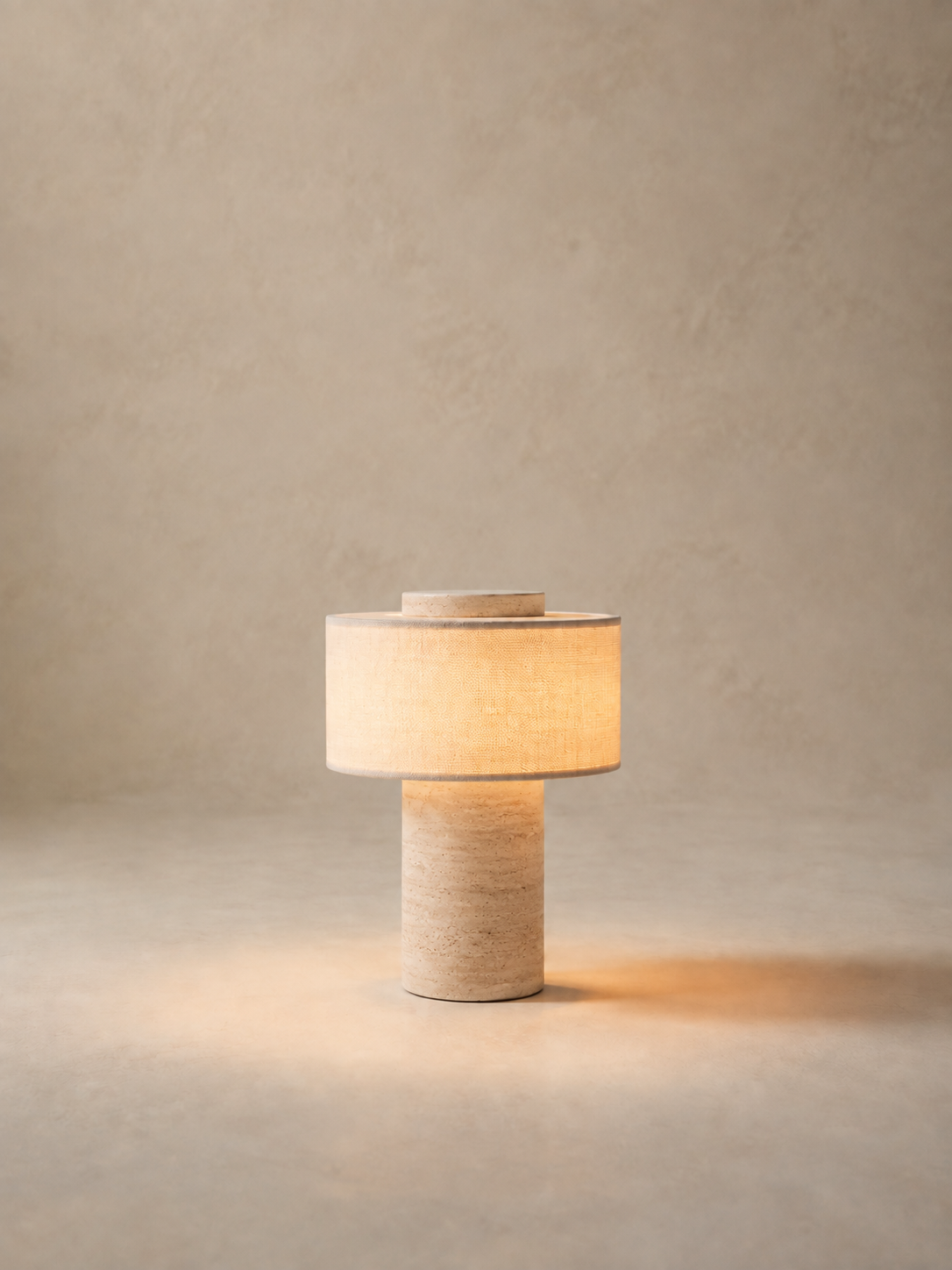 Lyna - Lampe à poser sans fil en travertin
