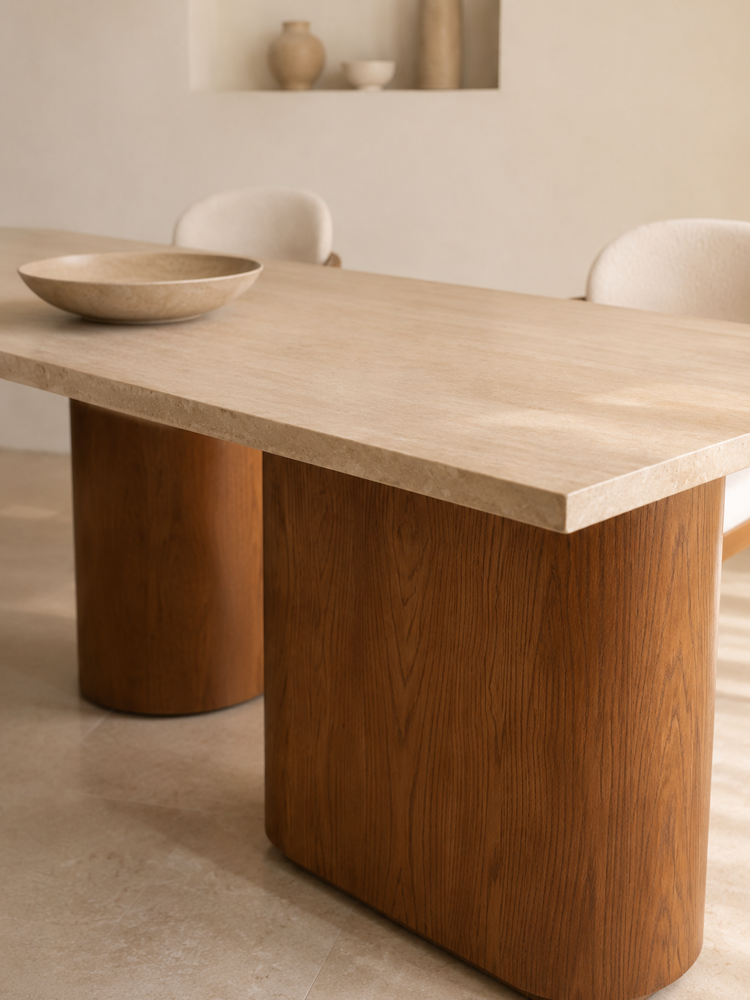 Amira - Table à manger en travertin et bois