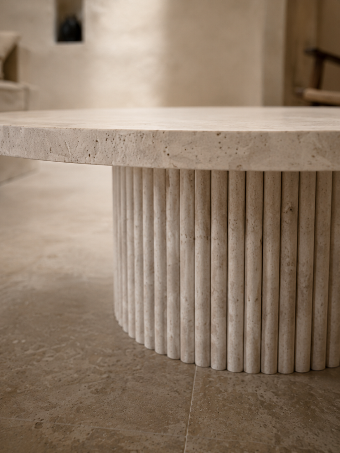 Nour - Table basse ronde en travertin